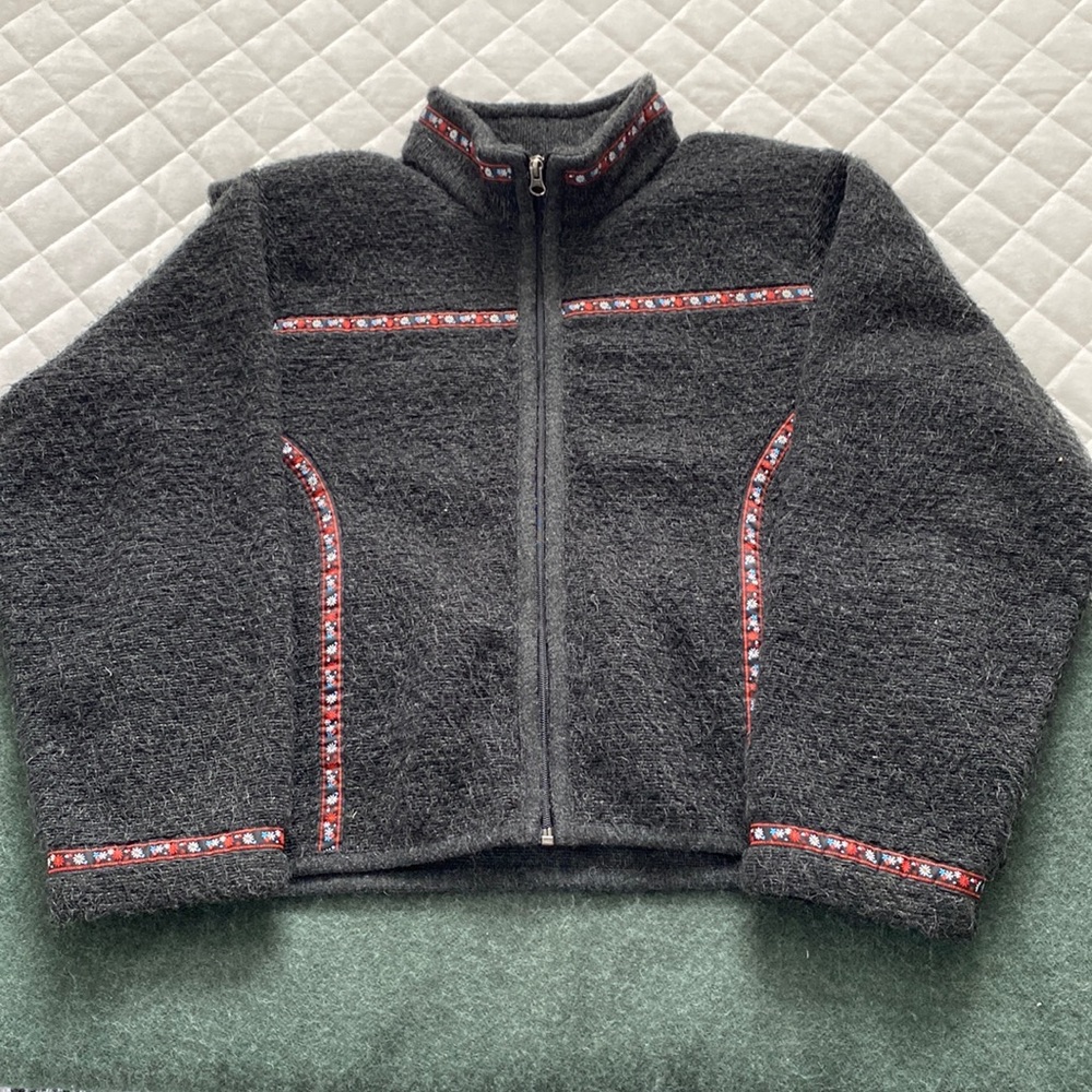 Vintage women l.l. Beam zip up. Black, red, white and blue flower ribbon trim